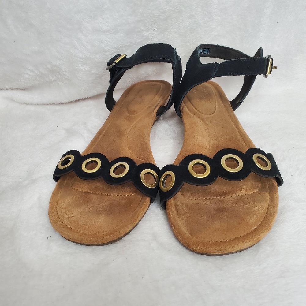 Koolaburra by UGG memory foam  black sandals size 8.5